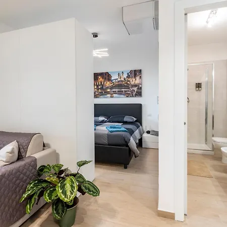 Brand New With Private Parking Space * Rome